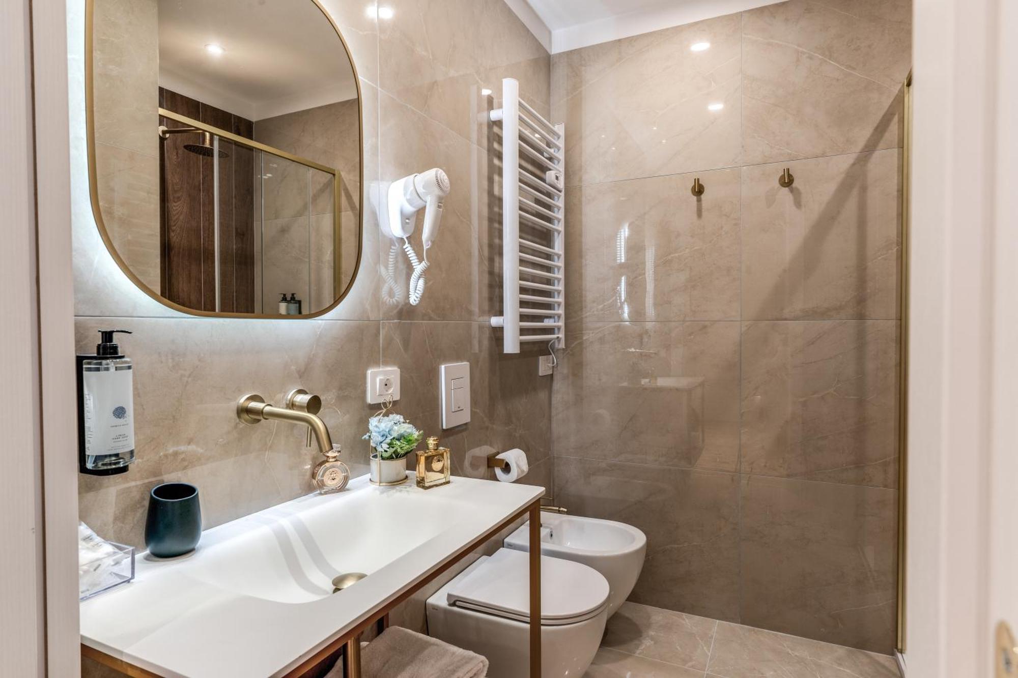 Palazzo Goldoni Condotti Collection 3* Rom